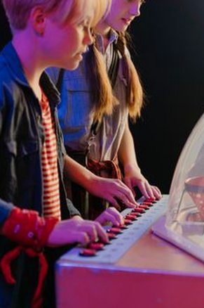 tứ sắc Debet